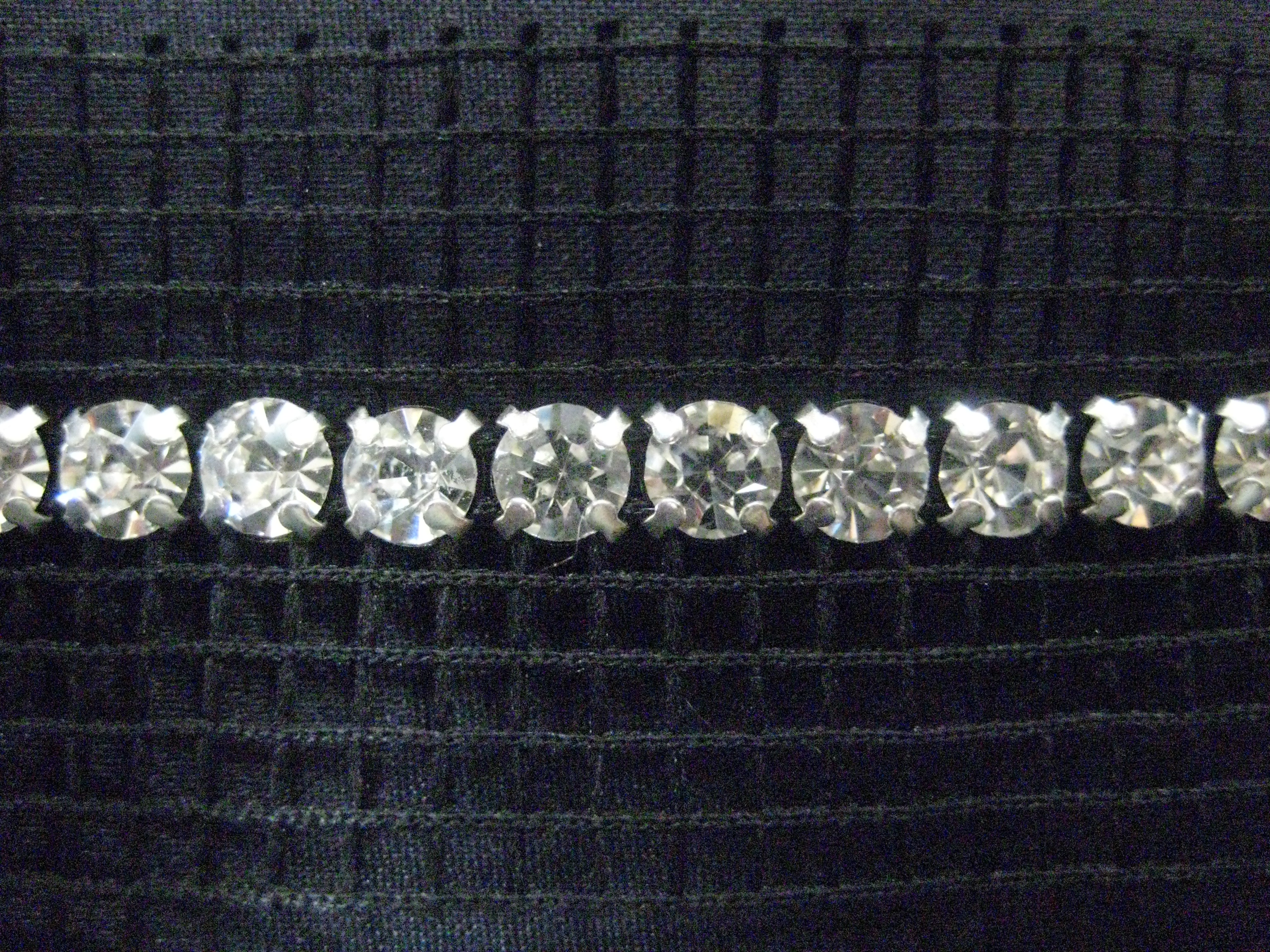 RHINESTONE TRIMS