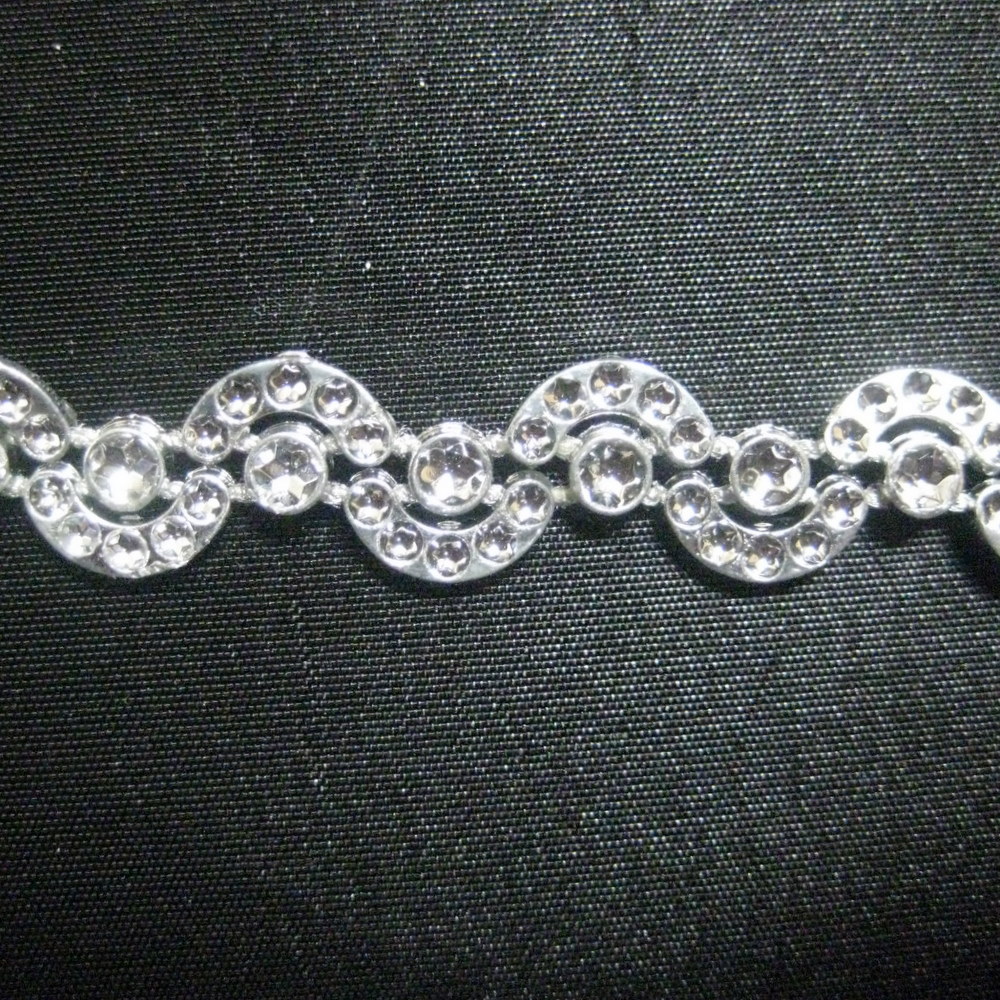 RHINESTONE TRIMS