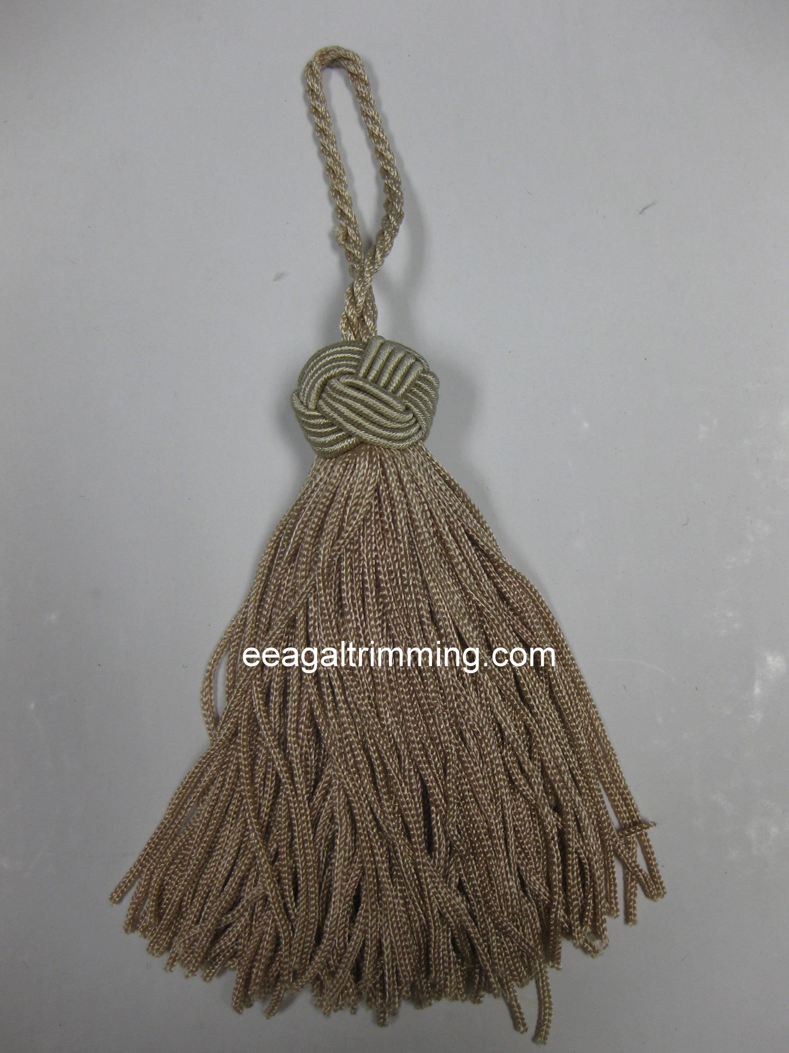 SMALL TASSEL