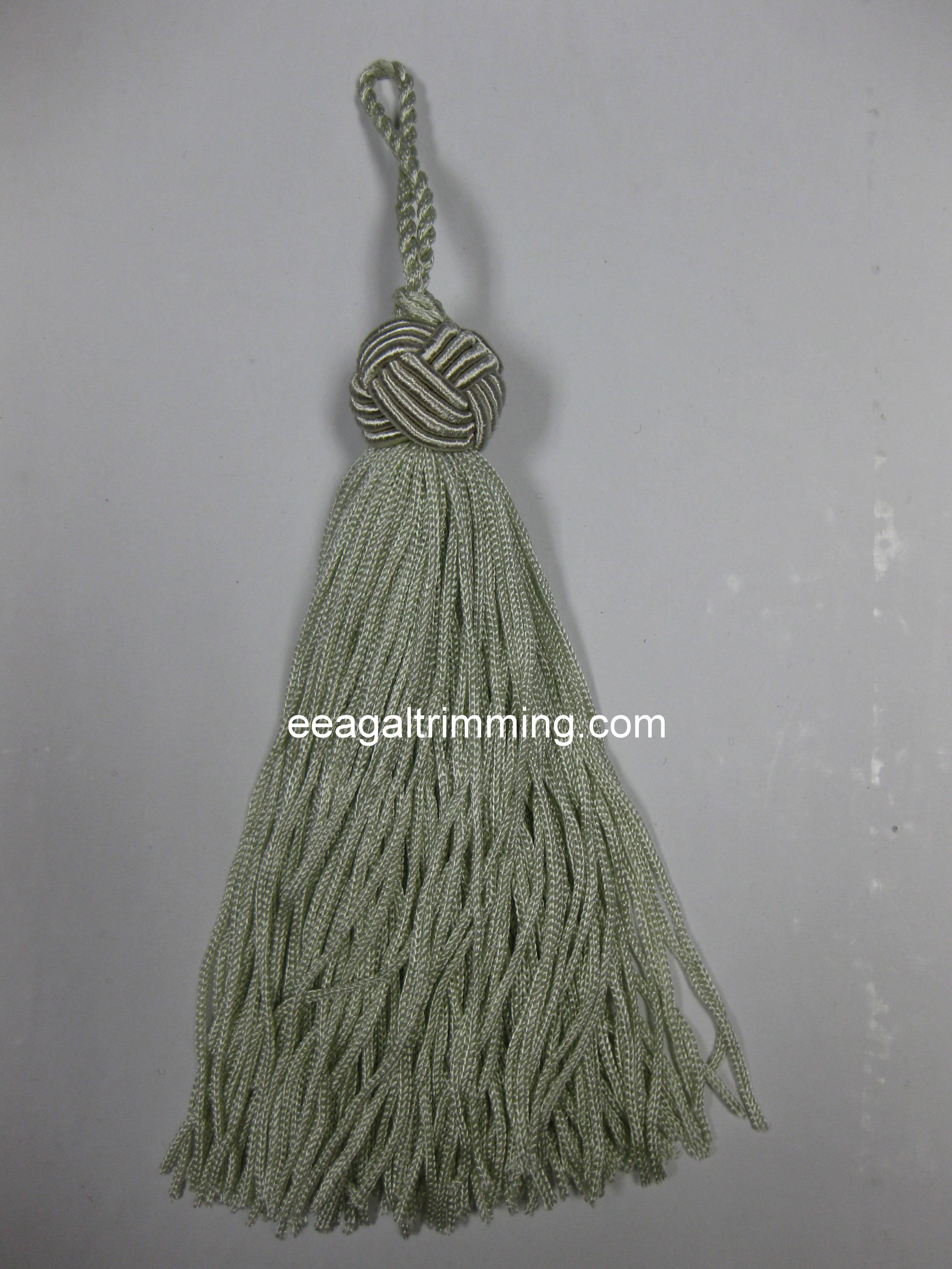 SMALL TASSEL