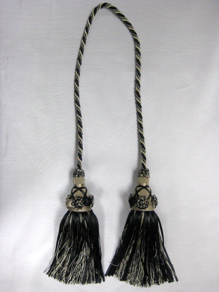 TASSEL BLACK-LIGHT GOLD