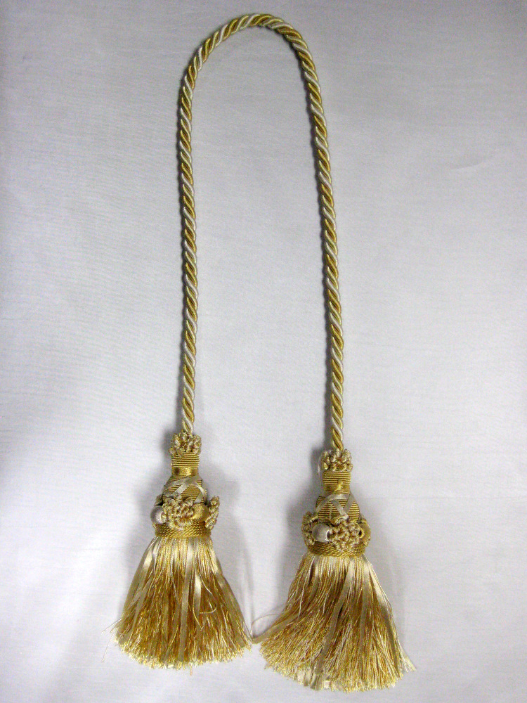 TASSEL LIGHT GOLD