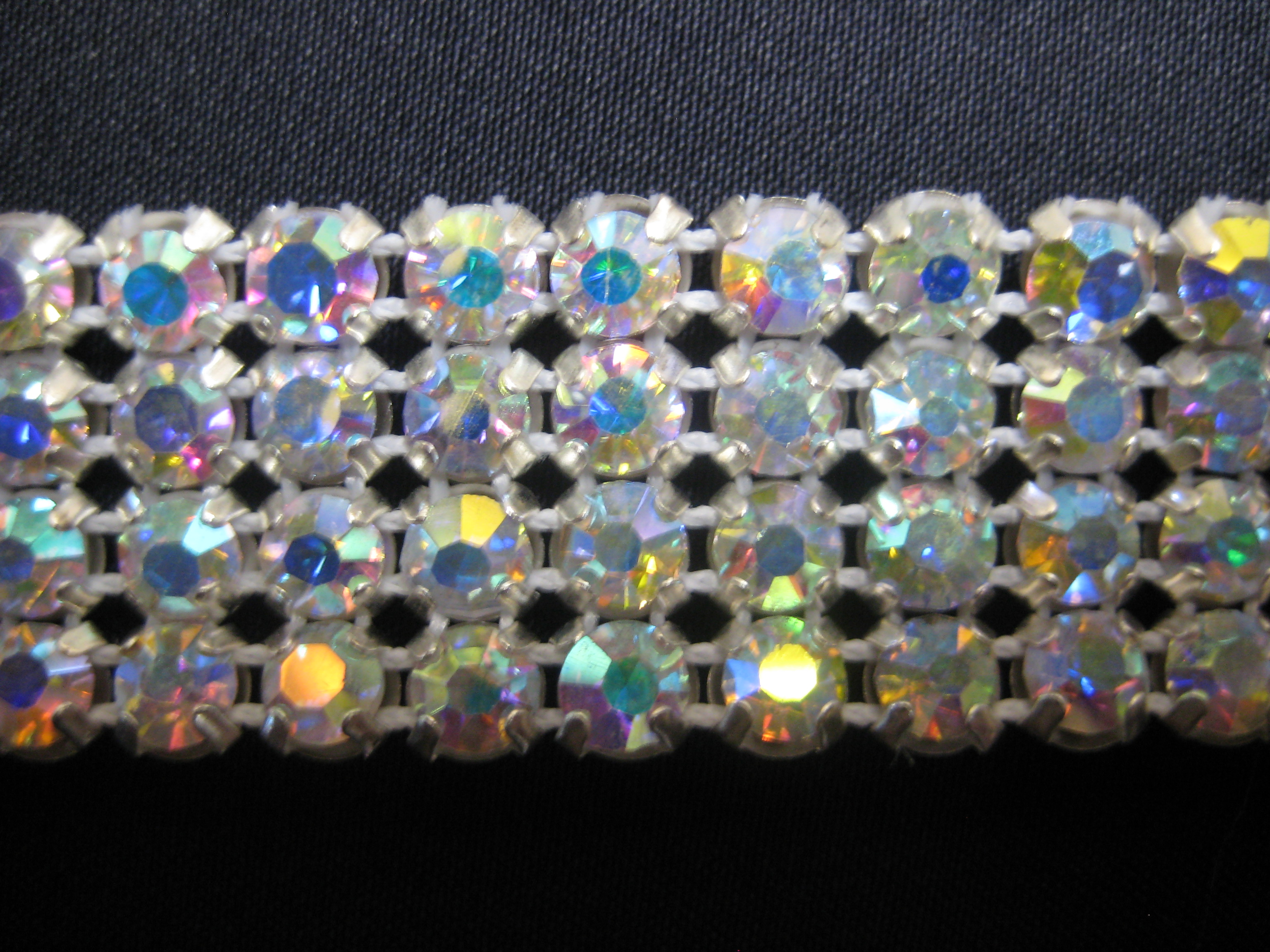 RHINESTONE TRIMS